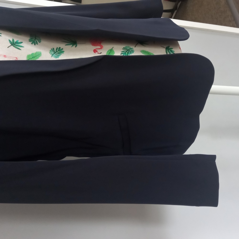 H&M navy blue lightweight blazer jacket (Size 8) - Picture 3 of 7
